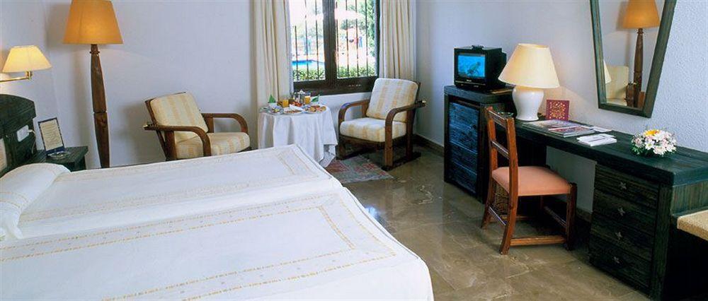 ปาราดอร์ เด เมลิยา Hotel เมลีญา ภายนอก รูปภาพ