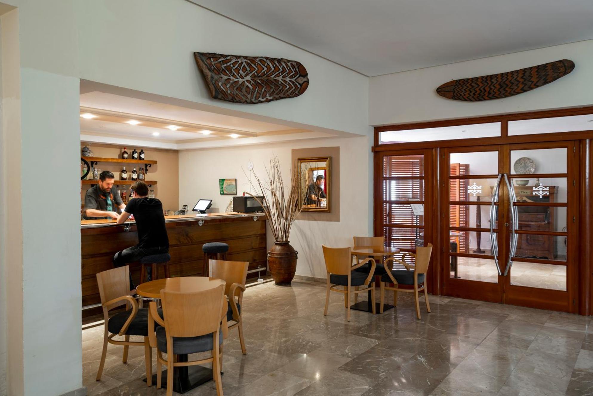 ปาราดอร์ เด เมลิยา Hotel เมลีญา ภายนอก รูปภาพ